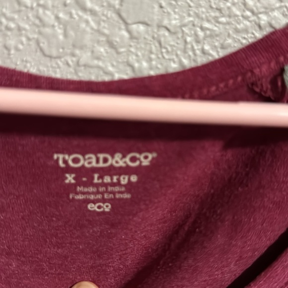 Toad&Co Burgundy T-shirt Large - Picture 2 of 3
